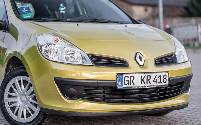 Renault Clio cena 12999 przebieg: 98453, rok produkcji 2006 z Nowy Dwór Gdański małe 667